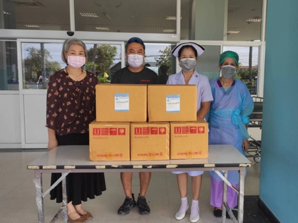 บริจาคน้ำยาทำความสะอาดและฆ่าเชื้อโรค ขนาด 1,000 ซีซี จำนวน 60 ขวด ให้กับโรงพยาบาลมะเร็งชลบุรี